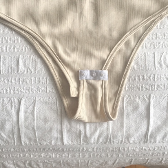 Asymmetric bodysuit - Picture 3 of 4